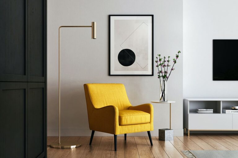 Home Staging Starnberg moderne Musterwohnung mit gelbem Sessel
